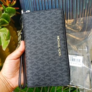 Michael kors large flat wallet phone holder